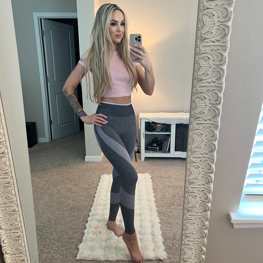 Xs Victoria’s Secret pink yoga pant